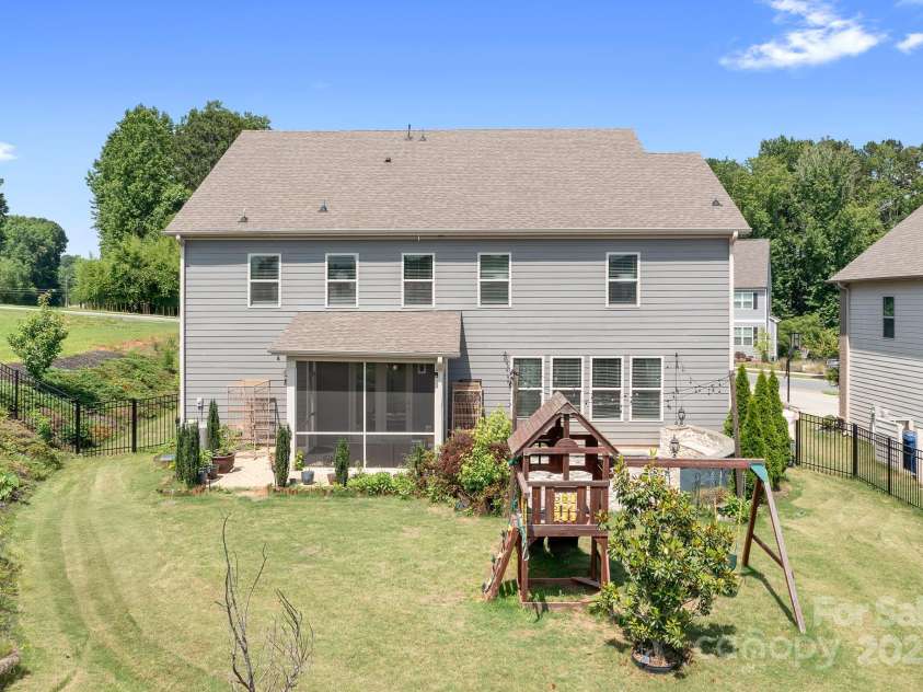 16324 Loch Raven Road, Huntersville, NC 28078.  MLS# CAR4268503, YatesRealty ID 22077. 