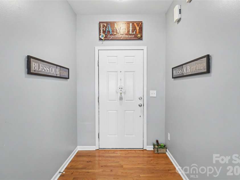 6225 Sid Crane Drive, Charlotte, NC 28216.  MLS# CAR4374536, YatesRealty ID 22078. 