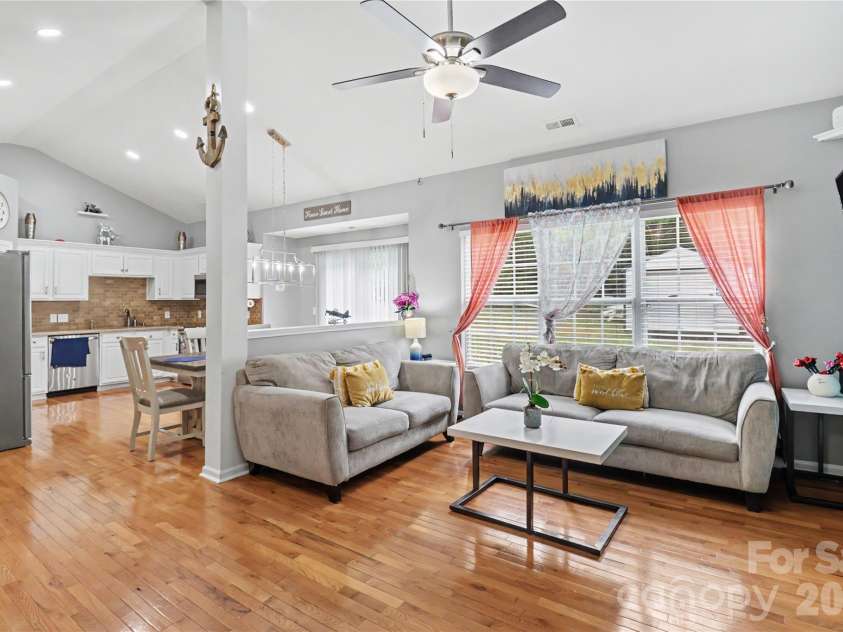 6225 Sid Crane Drive, Charlotte, NC 28216.  MLS# CAR4374536, YatesRealty ID 22078. 
