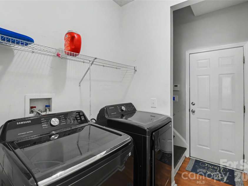 6225 Sid Crane Drive, Charlotte, NC 28216.  MLS# CAR4374536, YatesRealty ID 22078. 
