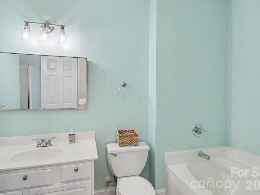 6225 Sid Crane Drive, Charlotte, NC 28216.  MLS# CAR4374536, YatesRealty ID 22078. 