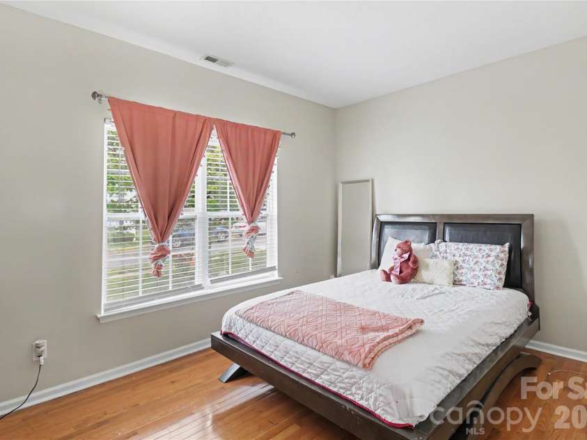 6225 Sid Crane Drive, Charlotte, NC 28216.  MLS# CAR4374536, YatesRealty ID 22078. 