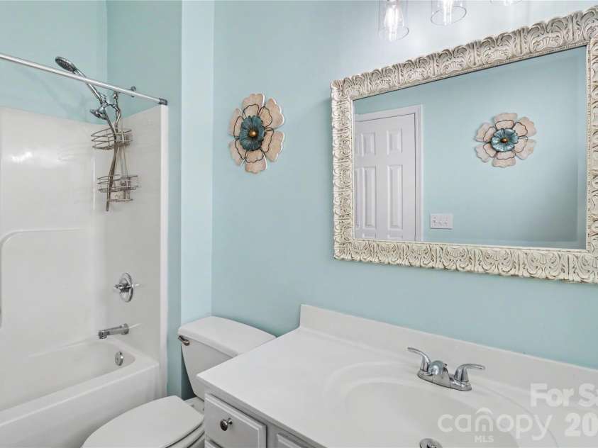 6225 Sid Crane Drive, Charlotte, NC 28216.  MLS# CAR4374536, YatesRealty ID 22078. 