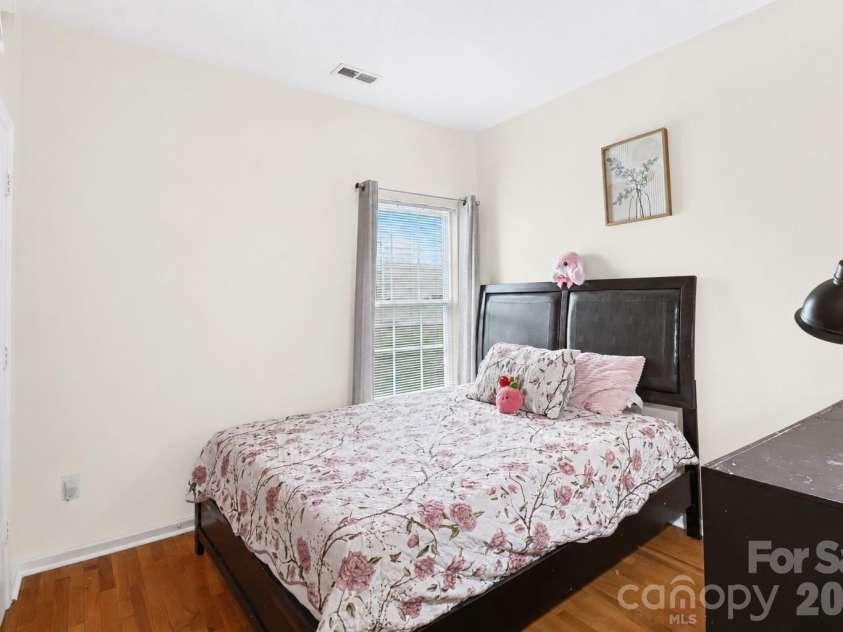 6225 Sid Crane Drive, Charlotte, NC 28216.  MLS# CAR4374536, YatesRealty ID 22078. 