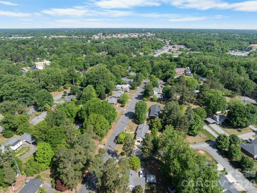26 Eastside Drive, Lexington, NC 27292.  MLS# CAR4379159, YatesRealty ID 22079. 