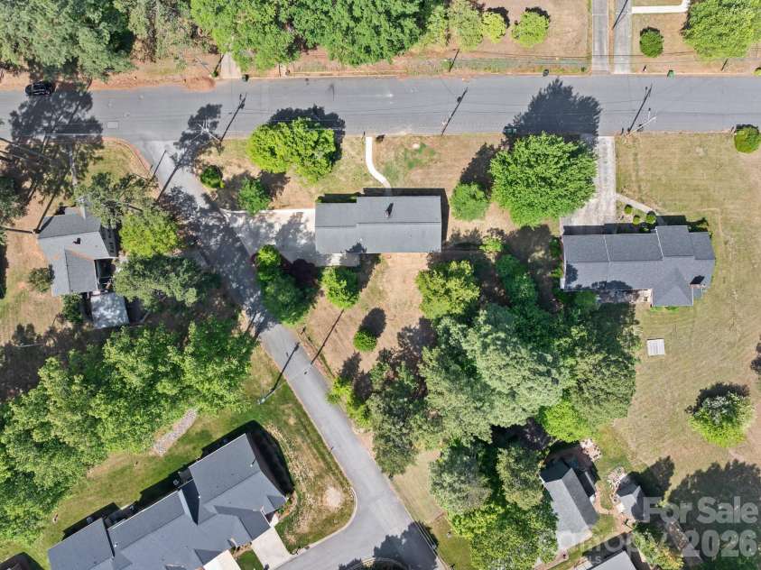 26 Eastside Drive, Lexington, NC 27292.  MLS# CAR4379159, YatesRealty ID 22079. 