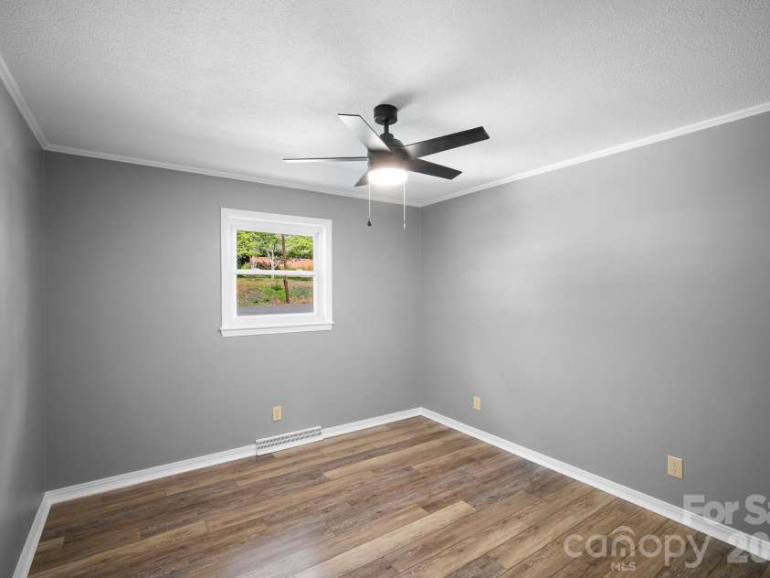 26 Eastside Drive, Lexington, NC 27292.  MLS# CAR4379159, YatesRealty ID 22079. 