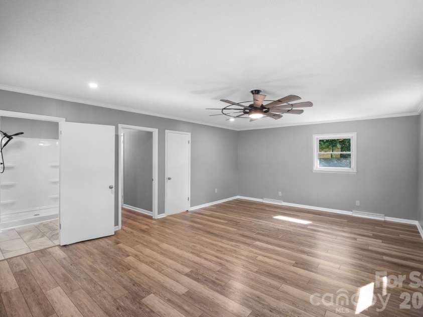 26 Eastside Drive, Lexington, NC 27292.  MLS# CAR4379159, YatesRealty ID 22079. 