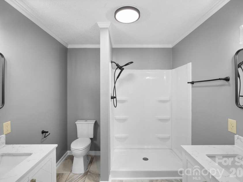 26 Eastside Drive, Lexington, NC 27292.  MLS# CAR4379159, YatesRealty ID 22079. 