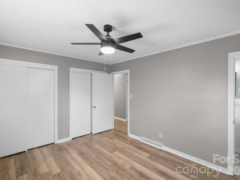 26 Eastside Drive, Lexington, NC 27292.  MLS# CAR4379159, YatesRealty ID 22079. 