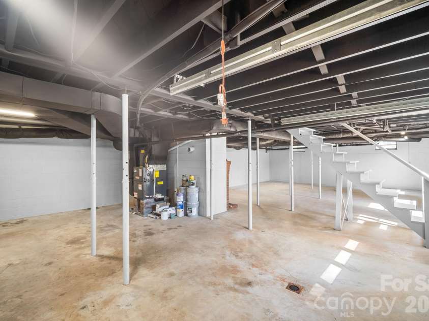 26 Eastside Drive, Lexington, NC 27292.  MLS# CAR4379159, YatesRealty ID 22079. 