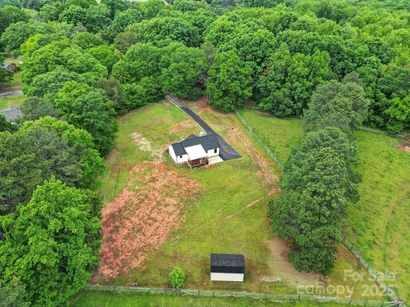 456 Rainbow Circle, Clover, SC 29710.  MLS# CAR4254282, YatesRealty ID 22079. 