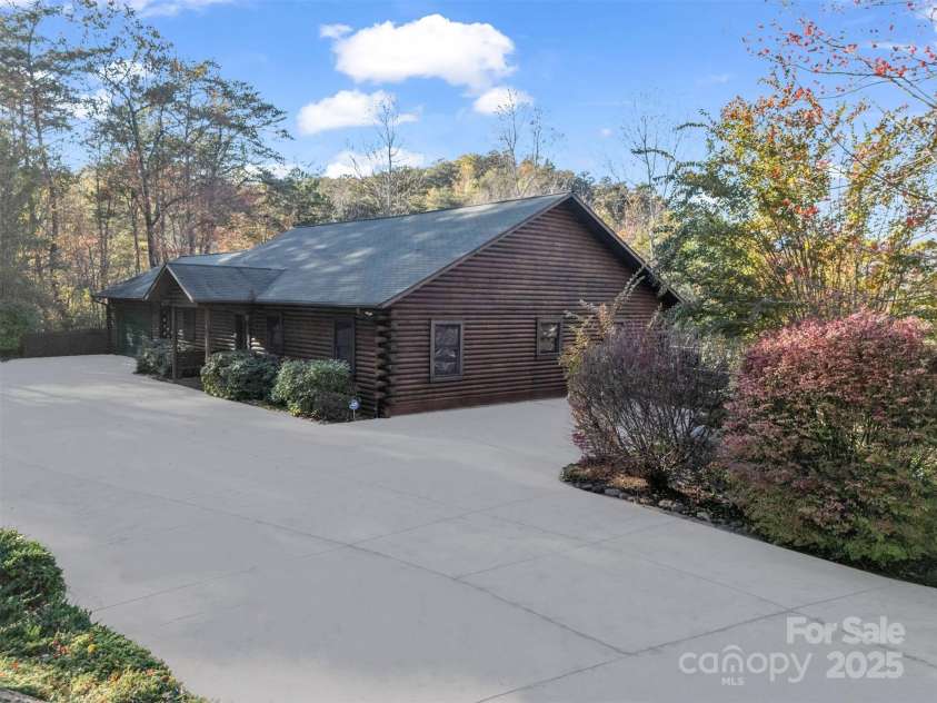 134 Raleigh Drive, Lake Lure, NC 28746.  MLS# CAR4320542, YatesRealty ID 2208. 