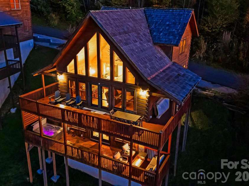 121 Scenic Wolf Drive, Mars Hill, NC 28754.  MLS# CAR4372121, YatesRealty ID 22080. 