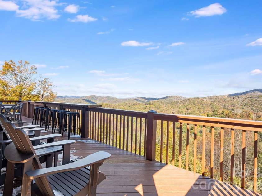 121 Scenic Wolf Drive, Mars Hill, NC 28754.  MLS# CAR4372121, YatesRealty ID 22080. 