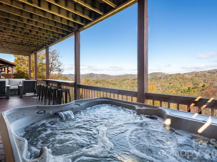121 Scenic Wolf Drive, Mars Hill, NC 28754.  MLS# CAR4372121, YatesRealty ID 22080. 