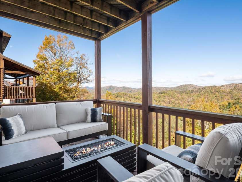 121 Scenic Wolf Drive, Mars Hill, NC 28754.  MLS# CAR4372121, YatesRealty ID 22080. 