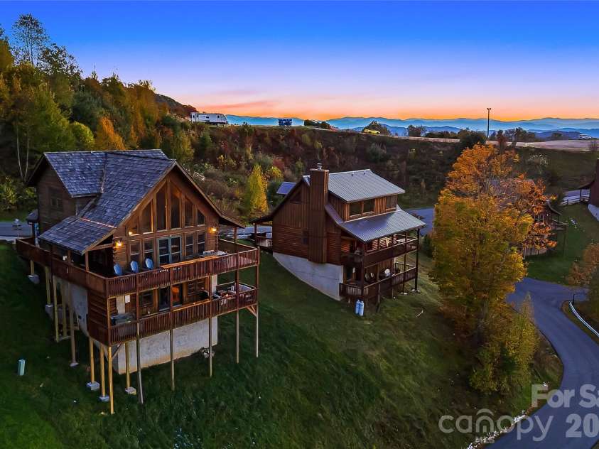 121 Scenic Wolf Drive, Mars Hill, NC 28754.  MLS# CAR4372121, YatesRealty ID 22080. 