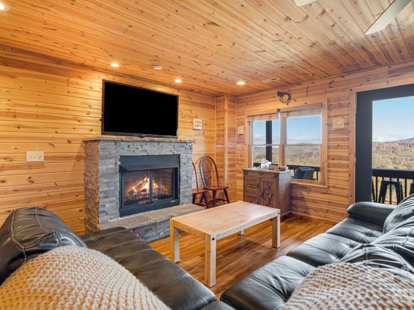 121 Scenic Wolf Drive, Mars Hill, NC 28754.  MLS# CAR4372121, YatesRealty ID 22080. Lower level living room