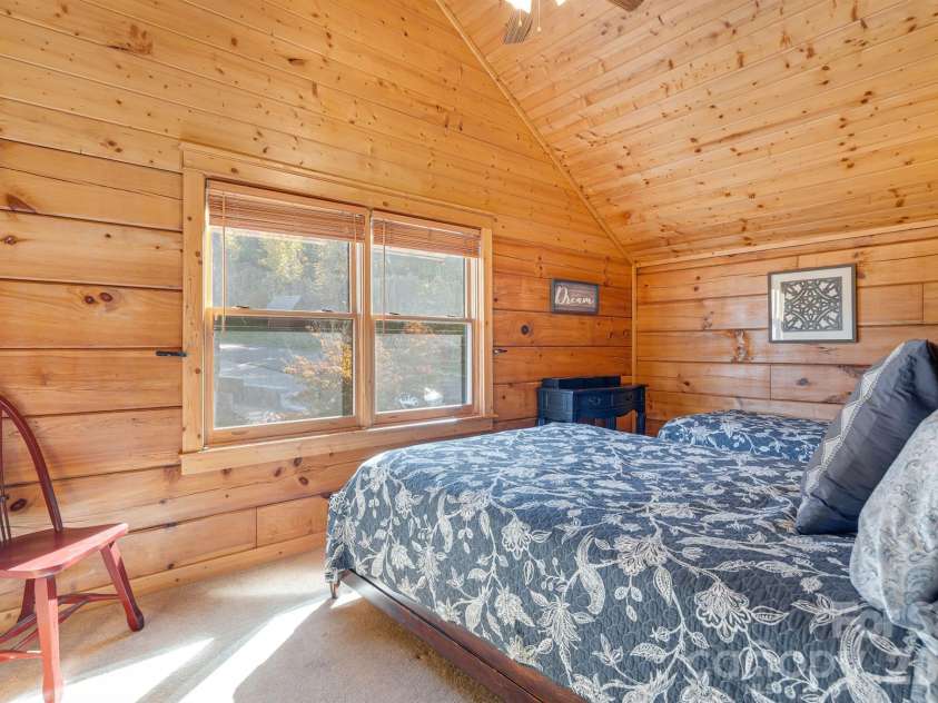 121 Scenic Wolf Drive, Mars Hill, NC 28754.  MLS# CAR4372121, YatesRealty ID 22080. Upstairs bedroom #1