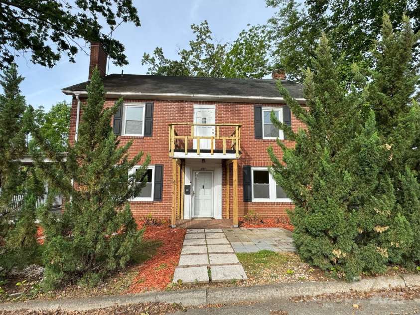 207 Ridge Street, Lenoir, NC 28645.  MLS# CAR4260016, YatesRealty ID 22080. 