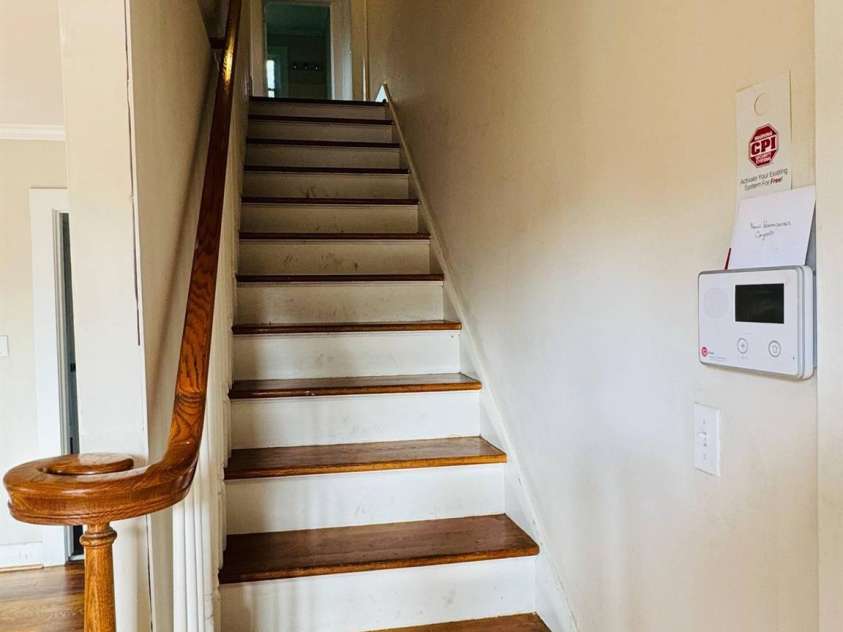 207 Ridge Street, Lenoir, NC 28645.  MLS# CAR4260016, YatesRealty ID 22080. 