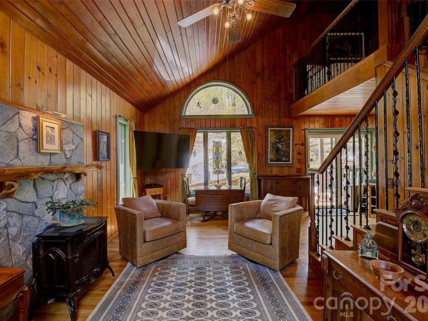 262 Azalea Hills Lane, Spruce Pine, NC 28777.  MLS# CAR4379987, YatesRealty ID 22081. 