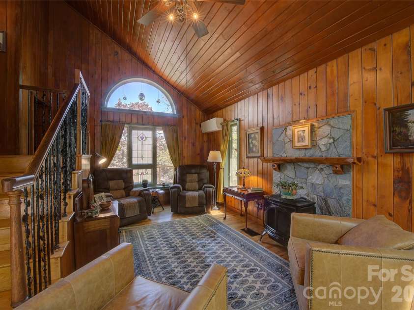 262 Azalea Hills Lane, Spruce Pine, NC 28777.  MLS# CAR4379987, YatesRealty ID 22081. 