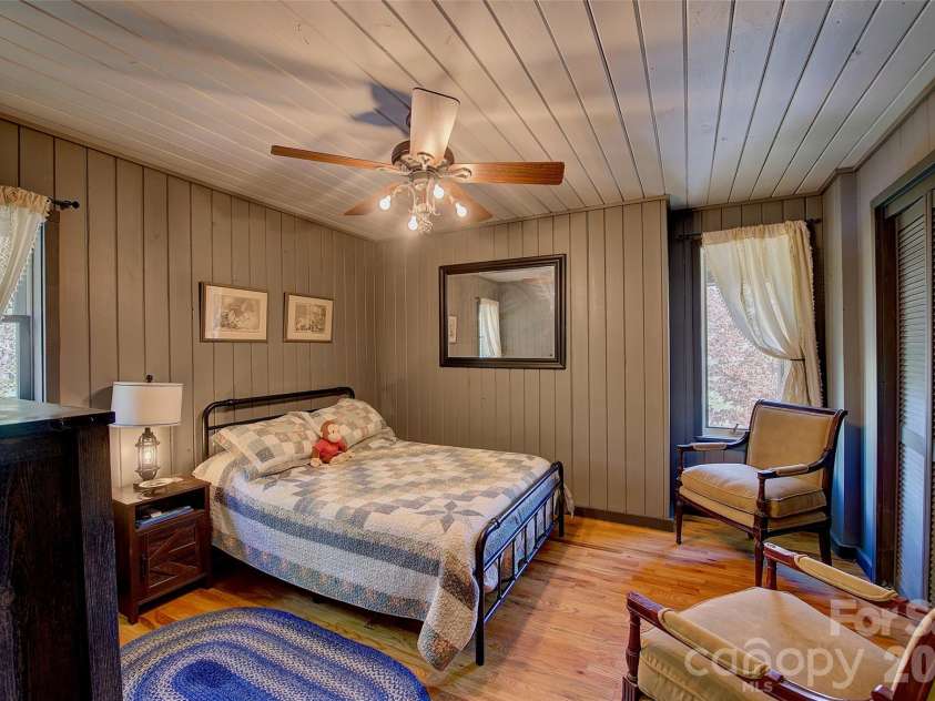 262 Azalea Hills Lane, Spruce Pine, NC 28777.  MLS# CAR4379987, YatesRealty ID 22081. 