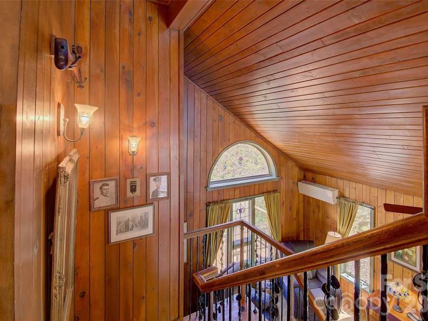 262 Azalea Hills Lane, Spruce Pine, NC 28777.  MLS# CAR4379987, YatesRealty ID 22081. 