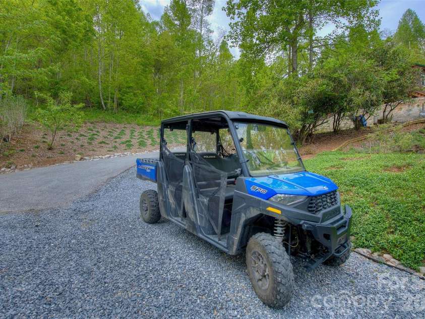 262 Azalea Hills Lane, Spruce Pine, NC 28777.  MLS# CAR4379987, YatesRealty ID 22081. 