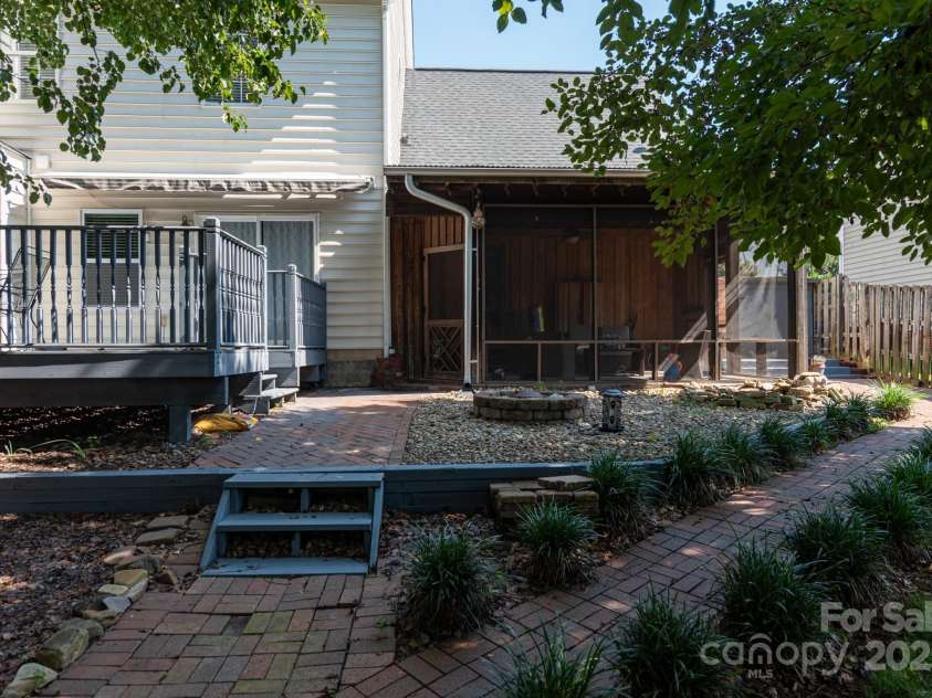 9410 Culcairn Road, Huntersville, NC 28078.  MLS# CAR4274370, YatesRealty ID 22081. 
