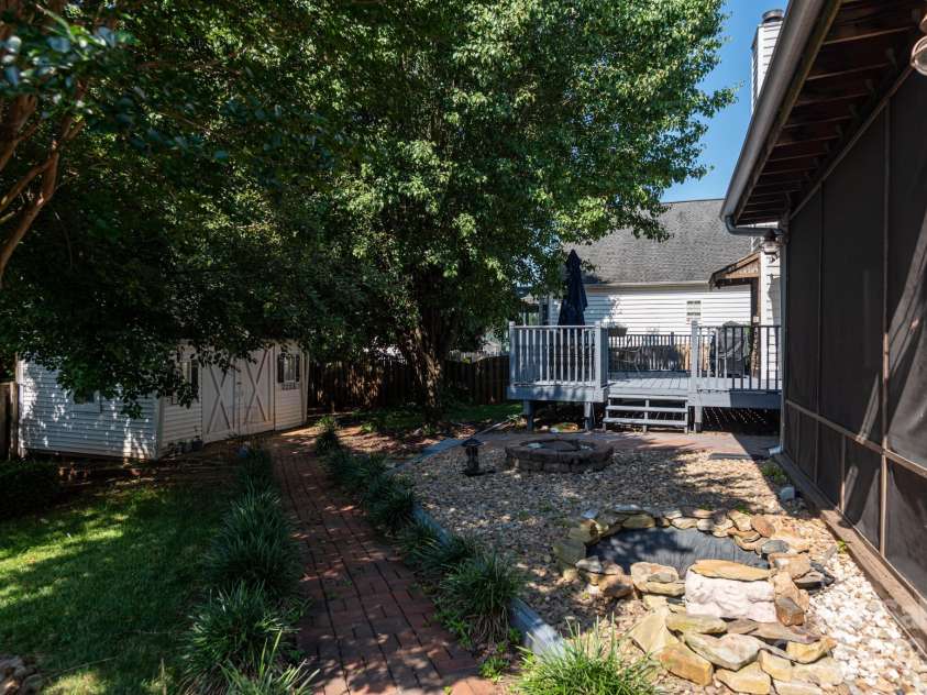 9410 Culcairn Road, Huntersville, NC 28078.  MLS# CAR4274370, YatesRealty ID 22081. 