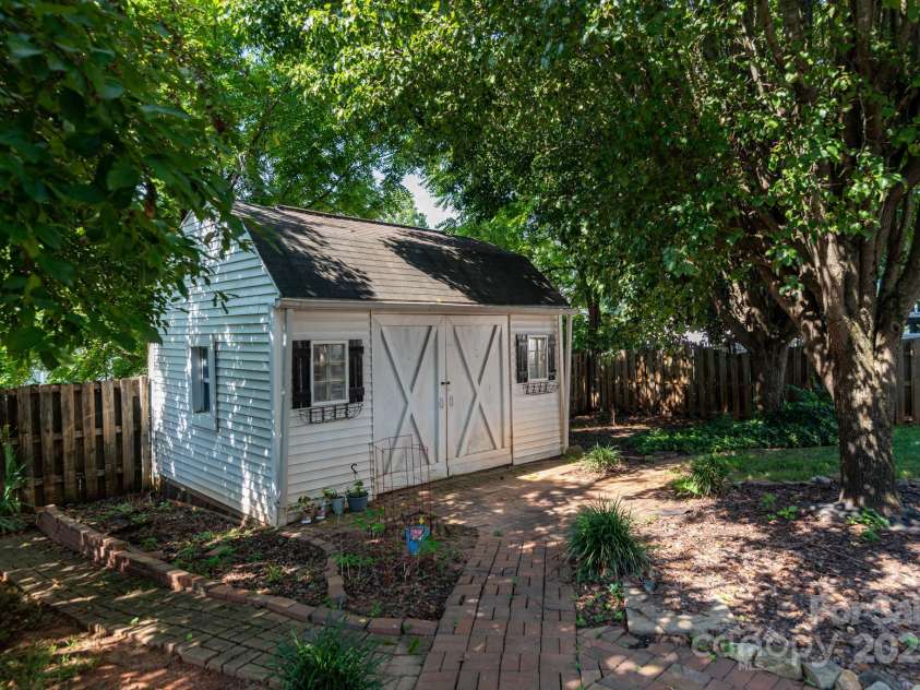 9410 Culcairn Road, Huntersville, NC 28078.  MLS# CAR4274370, YatesRealty ID 22081. 