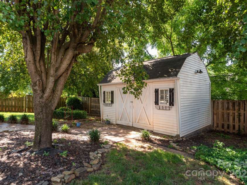 9410 Culcairn Road, Huntersville, NC 28078.  MLS# CAR4274370, YatesRealty ID 22081. 