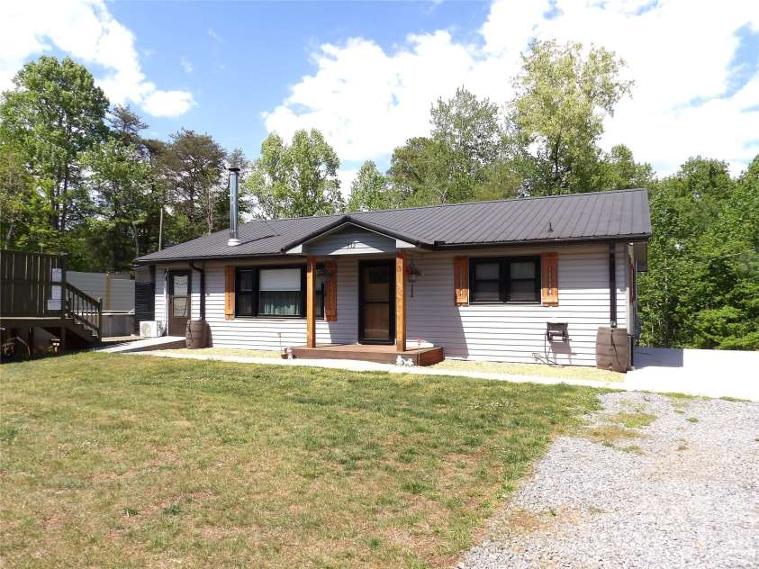 332 Epley Drive, Marion, NC 28752.  MLS# CAR4374725, YatesRealty ID 22082. 