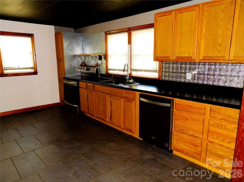 332 Epley Drive, Marion, NC 28752.  MLS# CAR4374725, YatesRealty ID 22082. 