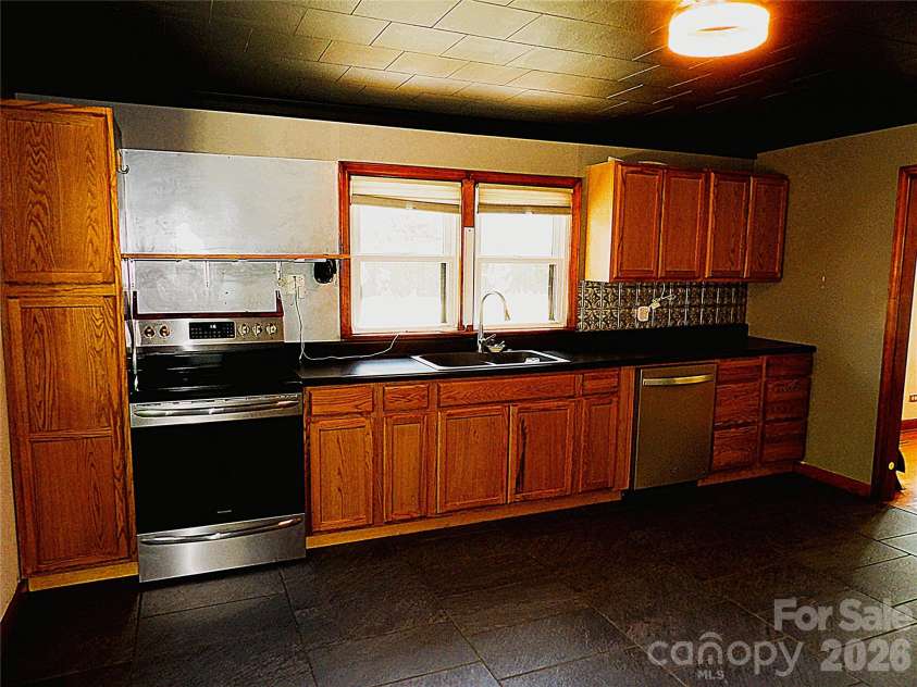 332 Epley Drive, Marion, NC 28752.  MLS# CAR4374725, YatesRealty ID 22082. 
