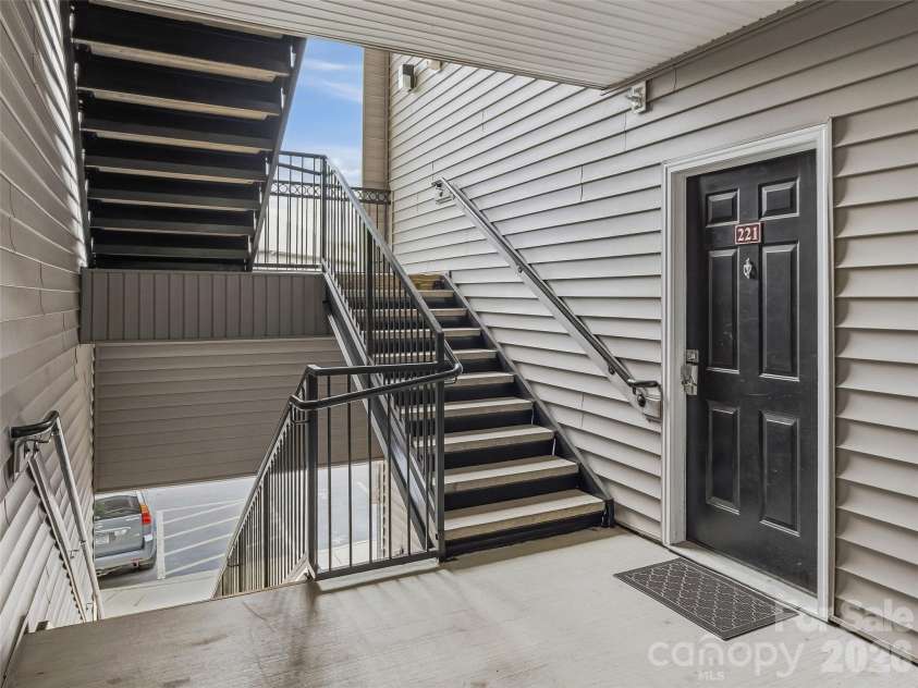 221 Appeldoorn Circle, Asheville, NC 28803.  MLS# CAR4381489, YatesRealty ID 22084. 
