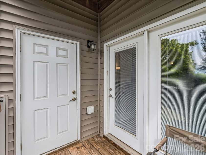 221 Appeldoorn Circle, Asheville, NC 28803.  MLS# CAR4381489, YatesRealty ID 22084. 