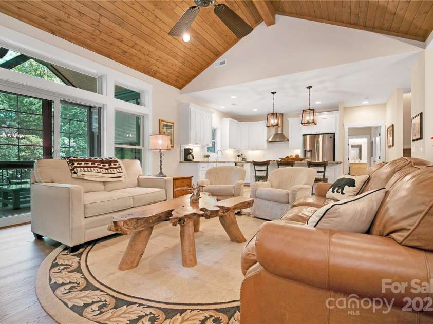 321 Middle Connestee Trail, Brevard, NC 28712.  MLS# CAR4271627, YatesRealty ID 22085. 