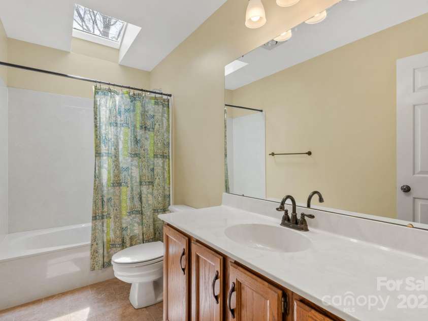 120 Cloverleaf Lane, Asheville, NC 28803.  MLS# CAR4252931, YatesRealty ID 22086. 