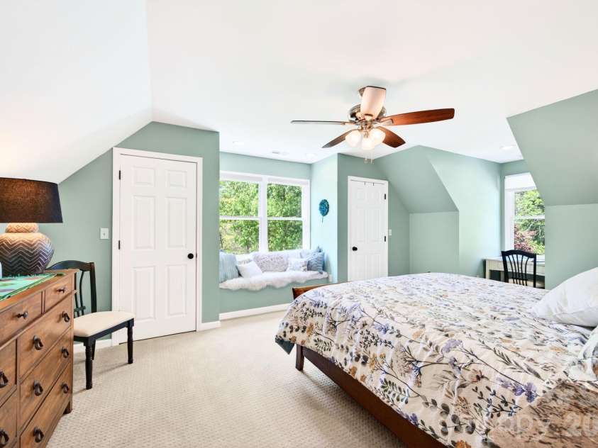 29 Blueberry Lane, Fairview, NC 28730.  MLS# CAR4374304, YatesRealty ID 22087. 