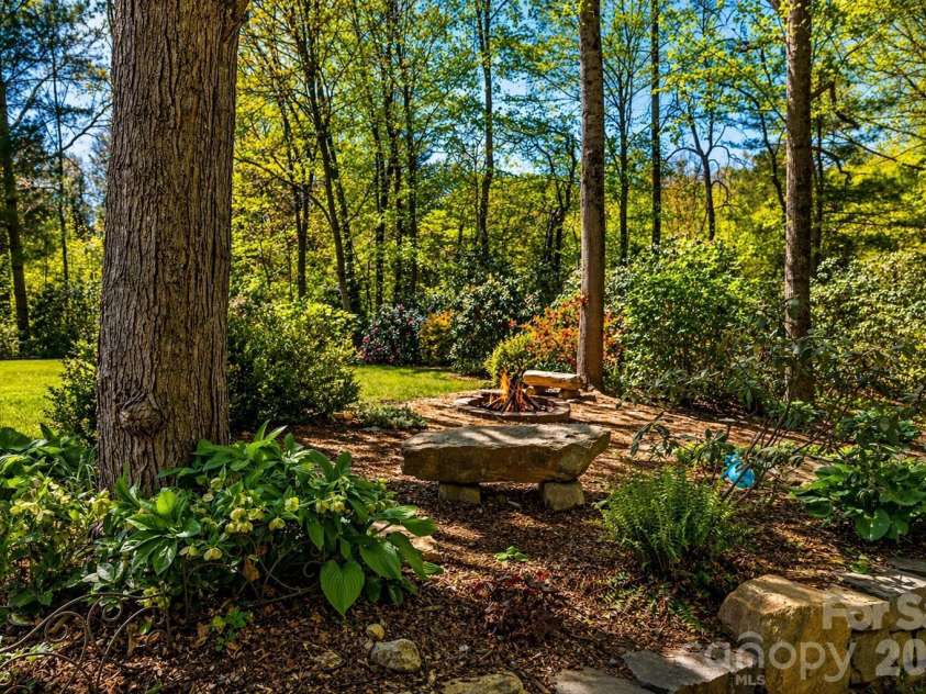 29 Blueberry Lane, Fairview, NC 28730.  MLS# CAR4374304, YatesRealty ID 22087. 