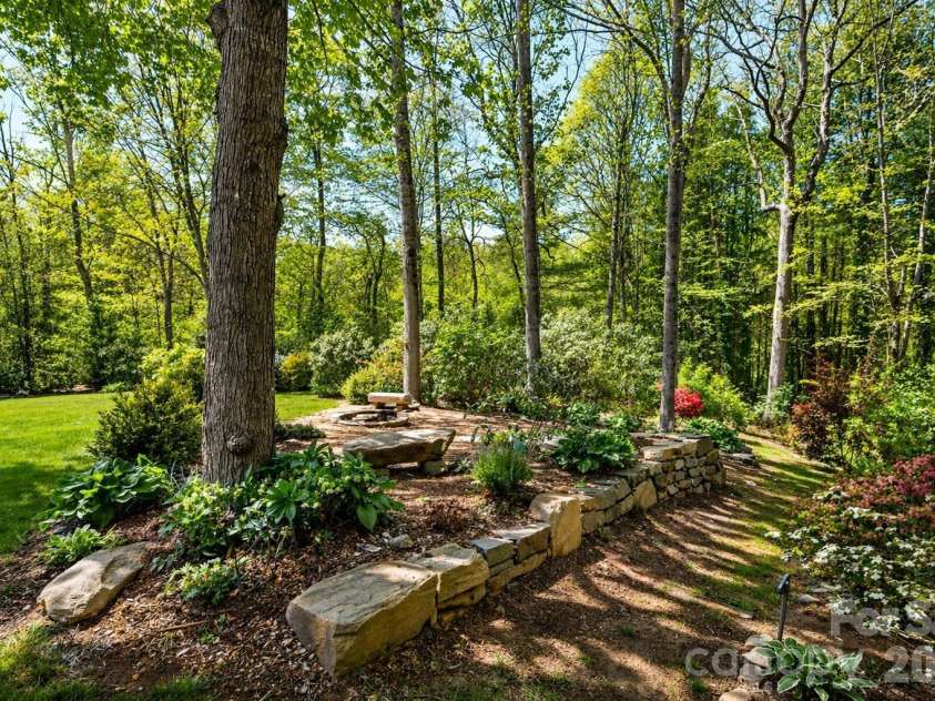 29 Blueberry Lane, Fairview, NC 28730.  MLS# CAR4374304, YatesRealty ID 22087. 