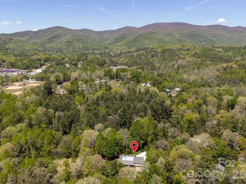29 Blueberry Lane, Fairview, NC 28730.  MLS# CAR4374304, YatesRealty ID 22087. 