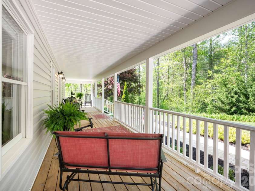 29 Blueberry Lane, Fairview, NC 28730.  MLS# CAR4374304, YatesRealty ID 22087. 