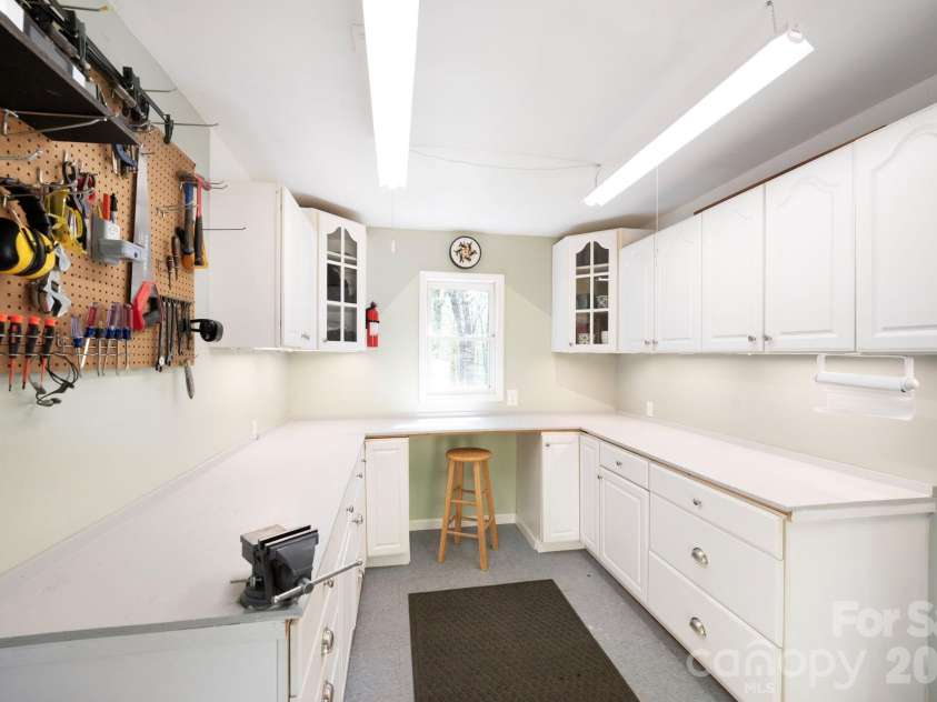 29 Blueberry Lane, Fairview, NC 28730.  MLS# CAR4374304, YatesRealty ID 22087. 