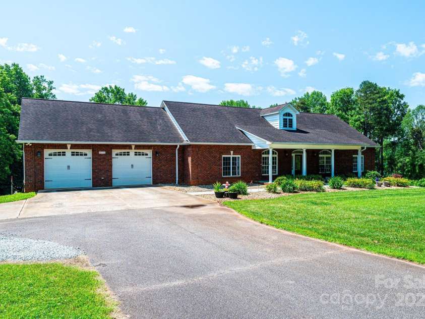 4010 Carlton Drive, Claremont, NC 28610.  MLS# CAR4270798, YatesRealty ID 22087. 
