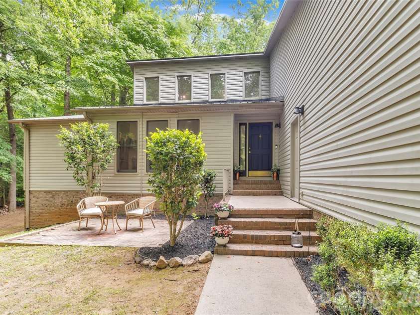 128 Spencer Woods Drive, Dallas, NC 28034.  MLS# CAR4376736, YatesRealty ID 22088. 
